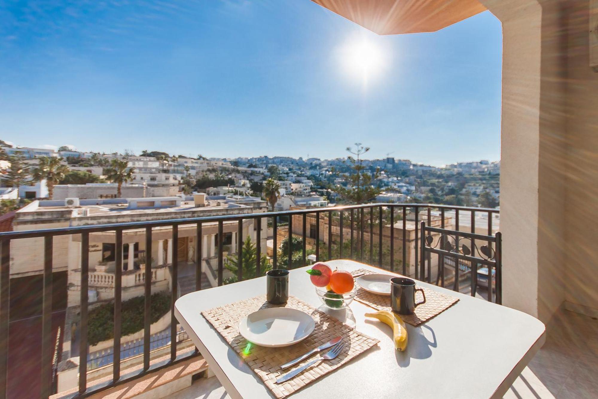 Pool & Sea Merill Apartments Mellieha Bagian luar foto