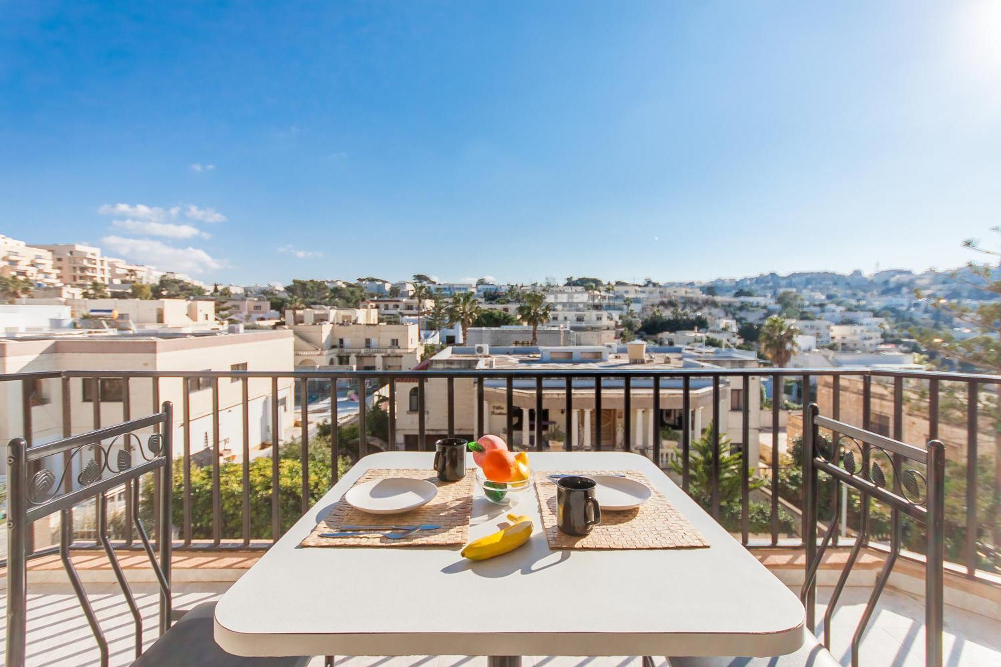 Pool & Sea Merill Apartments Mellieha Bagian luar foto