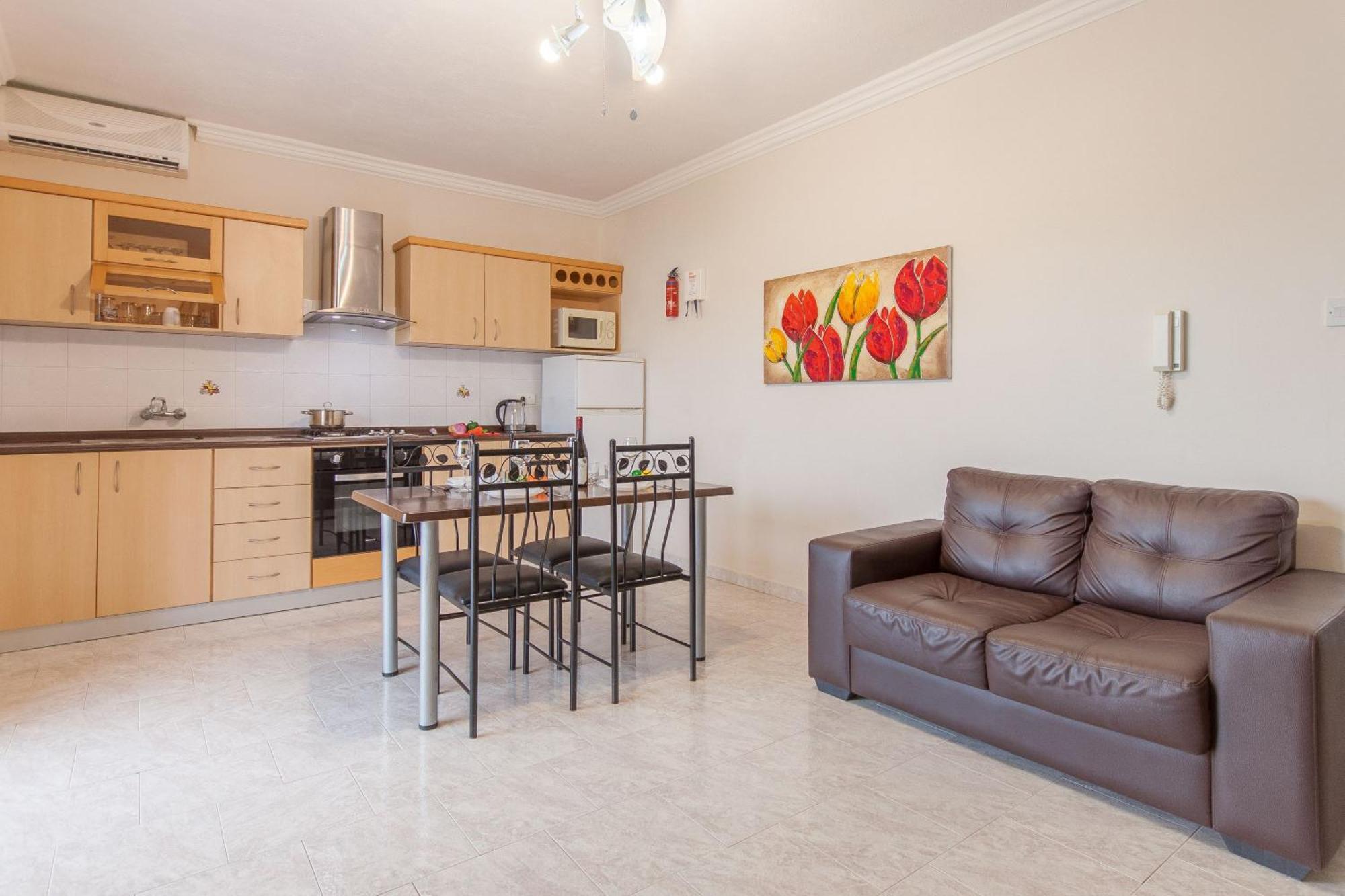 Pool & Sea Merill Apartments Mellieha Bagian luar foto