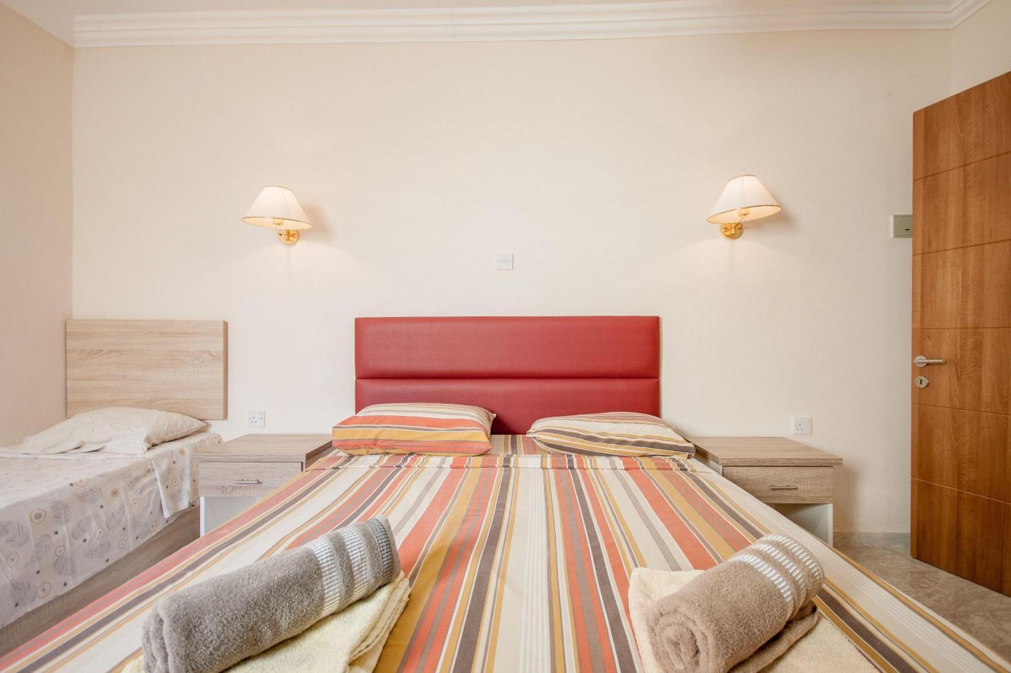 Pool & Sea Merill Apartments Mellieha Ruang foto