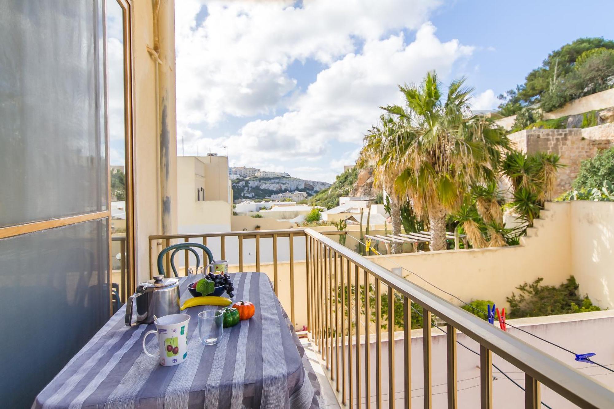 Pool & Sea Merill Apartments Mellieha Bagian luar foto