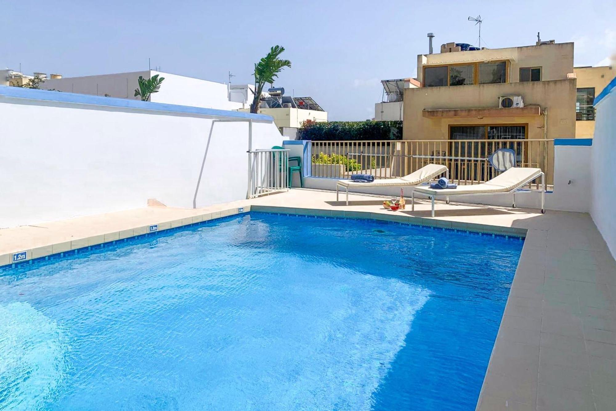 Pool & Sea Merill Apartments Mellieha Bagian luar foto